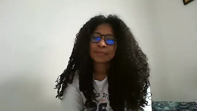 Snapshot of Ivon-09 chatting on 24, 10, 2025 Ivon-09 online show from 24, 10, 2025