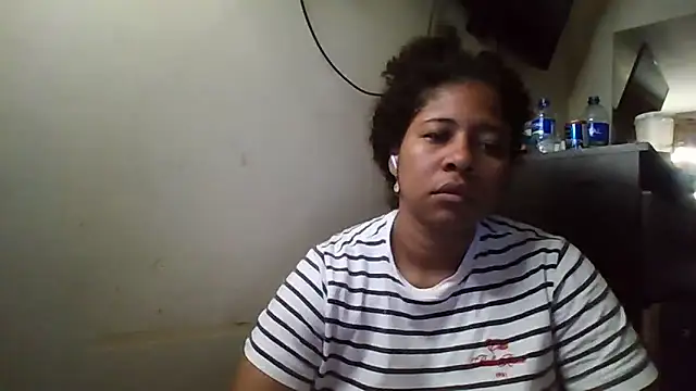 Snapshot of Ivon-09 chatting on 10, 11, 2025 Ivon-09 online show from 10, 11, 2025