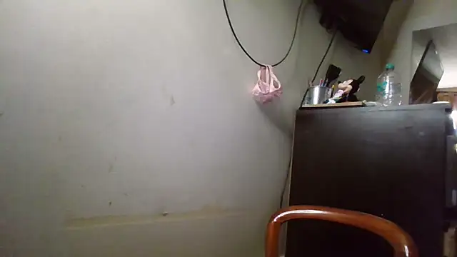 Snapshot of Ivon-09 chatting on 12, 11, 2025 Ivon-09 online show from 12, 11, 2025