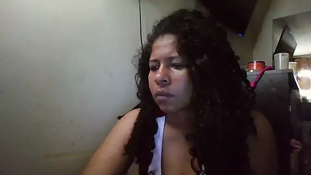 Snapshot of Ivon-09 chatting on 23, 11, 2025 Ivon-09 online show from 23, 11, 2025