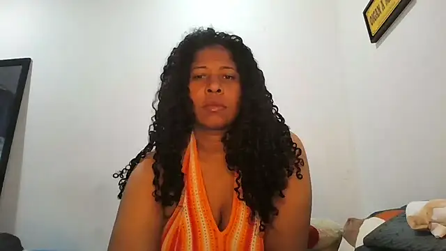 Snapshot of Ivon-09 chatting on 5, 12, 2025 Ivon-09 online show from 5, 12, 2025