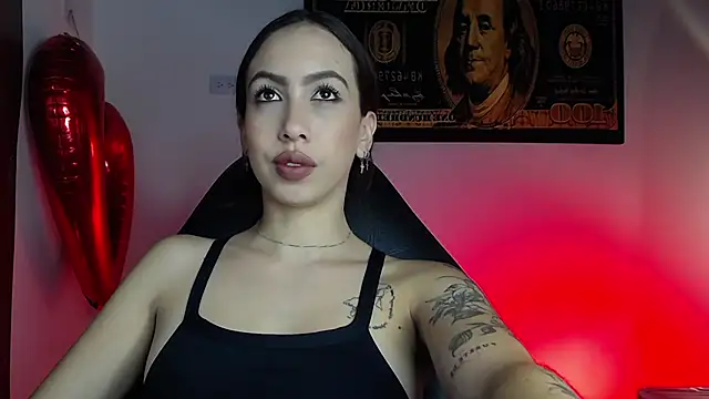 scarlett buttock online show from 5, 3, 2025