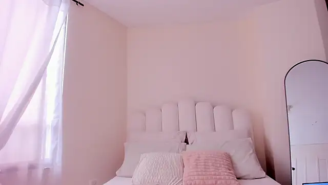 evely coelloo online show from 6, 11, 2025