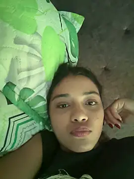 Snapshot of evely_coelloo chatting on 14, 7, 2026 evely coelloo online show from 14, 7, 2026