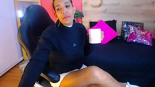 scarlet-foox online show from 31, 1, 2025