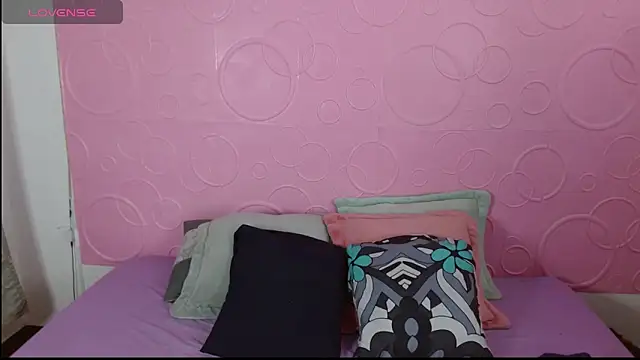 dulcenia rose online show from 17, 3, 2025