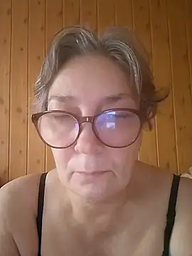 Snapshot of IrinaSweet54 chatting on 11, 2, 2025 IrinaSweet54 online show from 11, 2, 2025