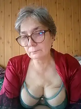 Snapshot of IrinaSweet54 chatting on 29, 9, 2025 IrinaSweet54 online show from 29, 9, 2025