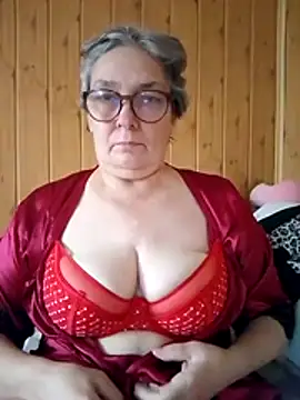 Snapshot of IrinaSweet54 chatting on 7, 10, 2025 IrinaSweet54 online show from 7, 10, 2025
