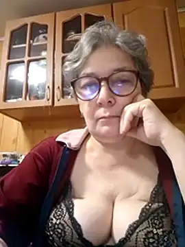 Snapshot of IrinaSweet54 chatting on 9, 10, 2025 IrinaSweet54 online show from 9, 10, 2025
