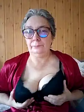 Snapshot of IrinaSweet54 chatting on 14, 10, 2025 IrinaSweet54 online show from 14, 10, 2025