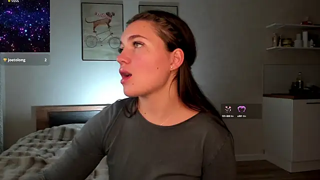 Snapshot of michelle_mirr chatting on 18, 10, 2025 michelle mirr online show from 18, 10, 2025