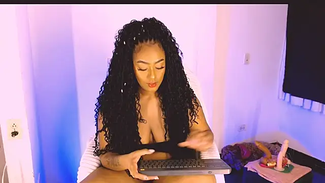 Snapshot of Emily_Williams12 chatting on 21, 9, 2025 Emily Williams12 online show from 21, 9, 2025