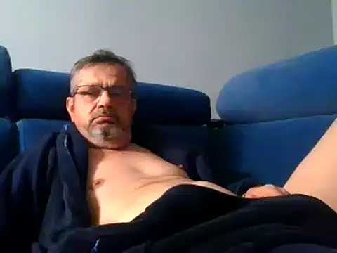 Snapshot of axecoman60 chatting on 16, 2, 2025 axecoman60 online show from 16, 2, 2025