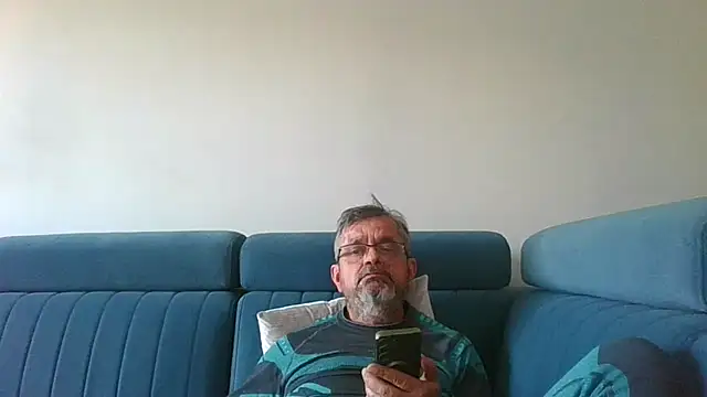 Snapshot of axecoman60 chatting on 15, 3, 2025 axecoman60 online show from 15, 3, 2025