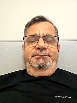 axecoman60 online show from 4, 12, 2025