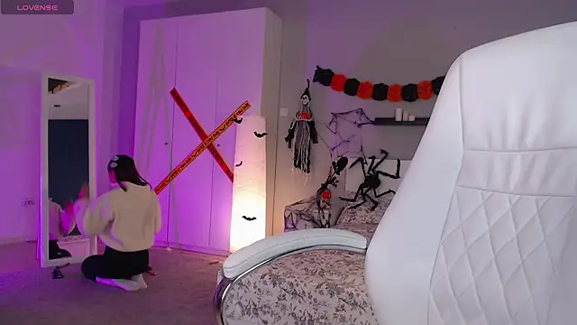 Bellla Haddid online show from 29, 10, 2025