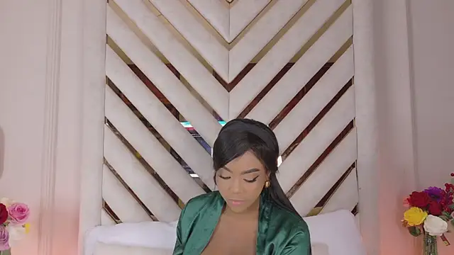Snapshot of Lola_King chatting on 9, 7, 2026 Lola King online show from 9, 7, 2026