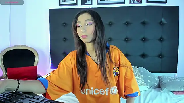 SaraDreamss online show from 6, 1, 2025