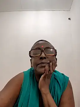Snapshot of mamakarma1403 chatting on 27, 6, 2026 mamakarma1403 online show from 27, 6, 2026