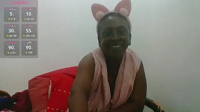 Snapshot of mamakarma1403 chatting on 7, 7, 2026 mamakarma1403 online show from 7, 7, 2026