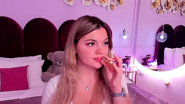 ZaraBloom online show from 15, 12, 2025