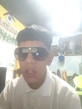 Snapshot of DecisivePimiento chatting on 19, 9, 2025 DecisivePimiento online show from 19, 9, 2025