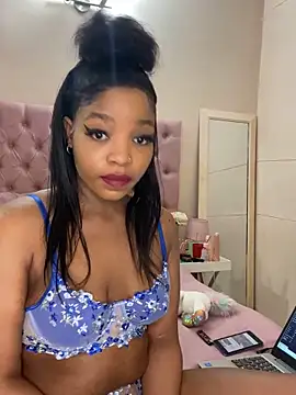 Snapshot of ItsLeyaa chatting on 12, 12, 2024 ItsLeyaa online show from 12, 12, 2024