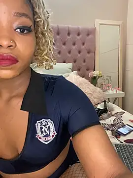 Snapshot of ItsLeyaa chatting on 27, 12, 2024 ItsLeyaa online show from 27, 12, 2024