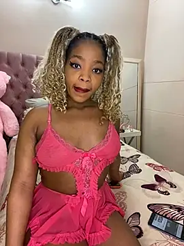 Snapshot of ItsLeyaa chatting on 8, 1, 2025 ItsLeyaa online show from 8, 1, 2025