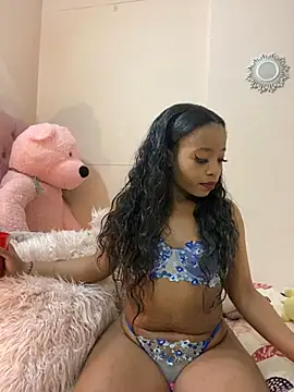 Snapshot of ItsLeyaa chatting on 28, 2, 2025 ItsLeyaa online show from 28, 2, 2025