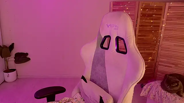 Snapshot of Miss_Mia_Murr chatting on 14, 12, 2025 Miss Mia Murr online show from 14, 12, 2025