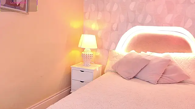 Snapshot of april_rousse chatting on 9, 9, 2025 april rousse online show from 9, 9, 2025