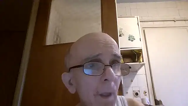 Snapshot of mariusica1@xh chatting on 15, 7, 2026 mariusica1xh online show from 15, 7, 2026