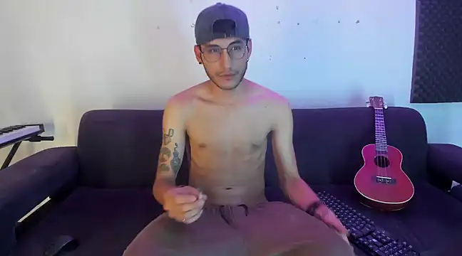 Snapshot of Henrikk_senn chatting on 2, 12, 2024 Henrikk senn online show from 2, 12, 2024