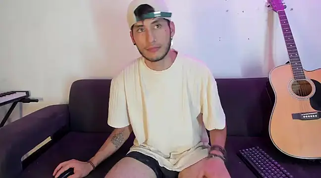 Snapshot of Henrikk_senn chatting on 13, 12, 2024 Henrikk senn online show from 13, 12, 2024