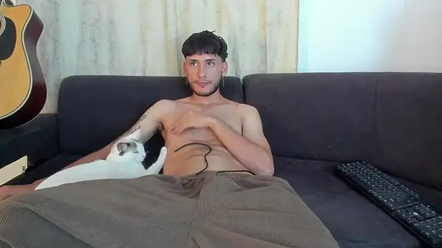 Snapshot of Henrikk_senn chatting on 14, 9, 2025 Henrikk senn online show from 14, 9, 2025