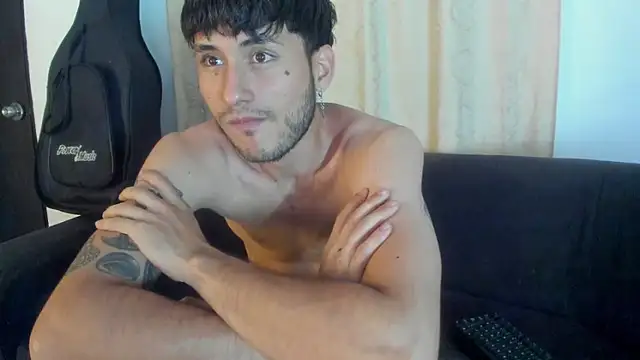 Snapshot of Henrikk_senn chatting on 3, 10, 2025 Henrikk senn online show from 3, 10, 2025