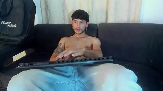 Snapshot of Henrikk_senn chatting on 5, 10, 2025 Henrikk senn online show from 5, 10, 2025