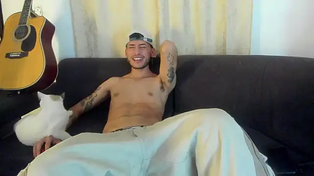 Snapshot of Henrikk_senn chatting on 26, 10, 2025 Henrikk senn online show from 26, 10, 2025