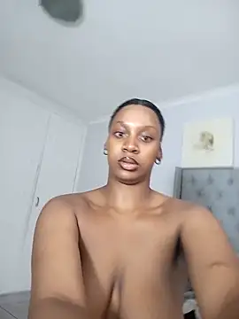 Snapshot of Candy_Love_18 chatting on 13, 2, 2025 Candy Love 18 online show from 13, 2, 2025