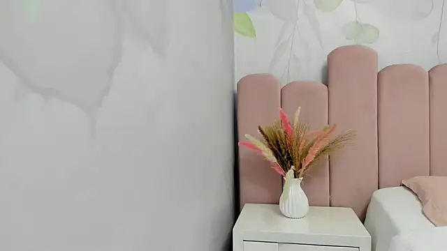 Annie Cute18  online show from 5, 3, 2025