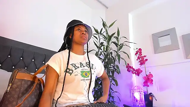 Snapshot of ebony_hot1 chatting on 29, 12, 2024 ebony hot1 online show from 29, 12, 2024