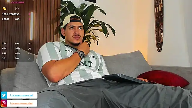 lucasanto  online show from 15, 4, 2026