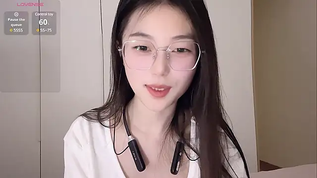 Sweet-Angel999 online show from 18, 3, 2025