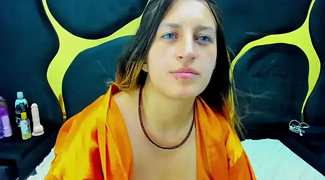 GiaRoussel online show from 4, 2, 2025