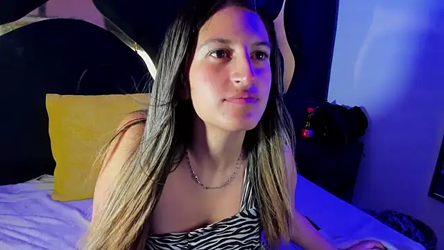 GiaRoussel online show from 12, 11, 2025