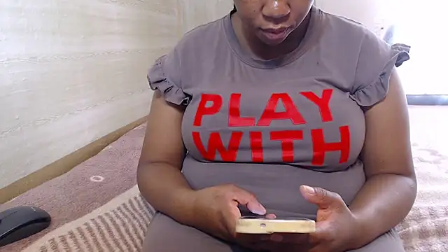 Snapshot of FlavoredNia chatting on 9, 12, 2024 FlavoredNia online show from 9, 12, 2024