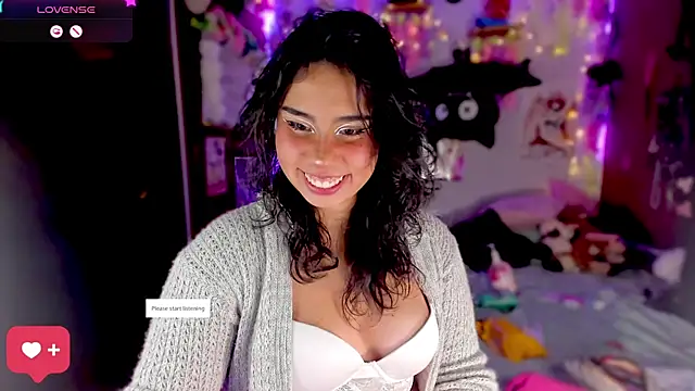 Snapshot of kiki_cavilll chatting on 12, 12, 2024 kiki cavilll online show from 12, 12, 2024