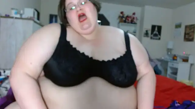 ChristineLusst online show from 8, 3, 2025